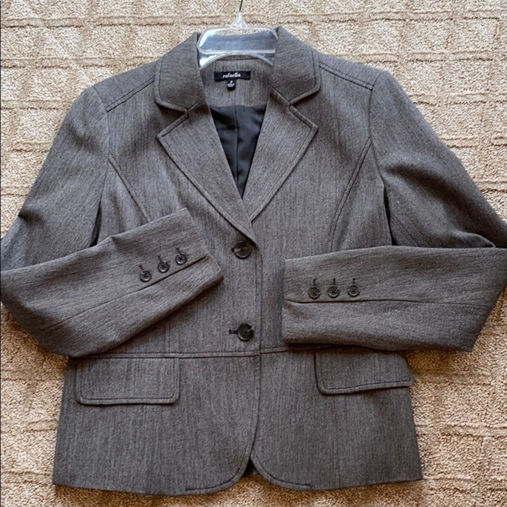Rafaella skirt suit